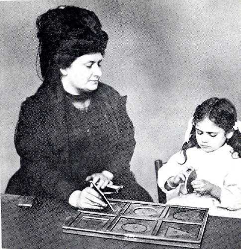 Maria Montessori nel 1909 [M. Schwegman, 1999]