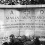 La tomba di Maria Montessori a Noordvijk aan Zee in Olanda. [M. Schwegman, 1999]