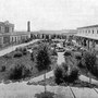 Cortile e giardino dell'Istituto sieroterapico di Milano. [L'istituto sieroterapico milanese..., 1919]. 