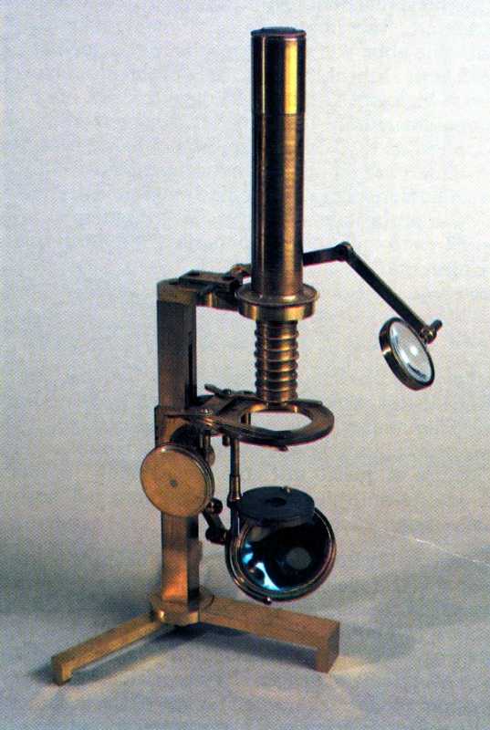 Microscopio 'da campagna' Prazmunsky. [Capanna, 1996, p. 15].