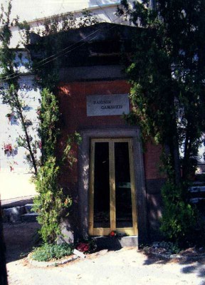 Cappella monumentale Bakunin-Gambuzzi, Cimitero di Pogioreale, Napoli. [Mongillo, 2008, p. 239]