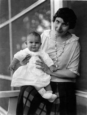 Eva Mameli con il piccolo Italo. 