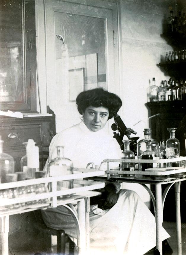 Giulia Bonarelli in laboratorio.